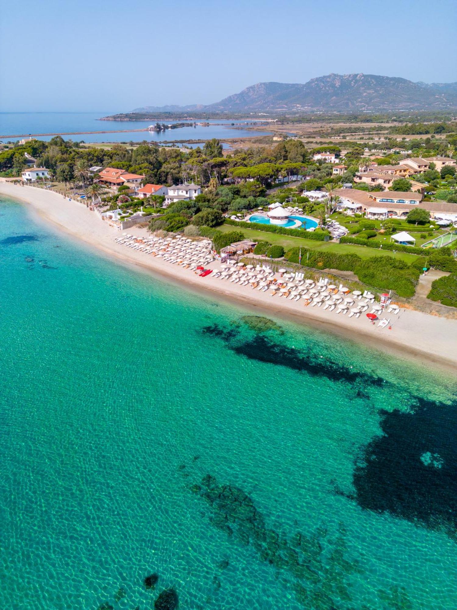 Hotel Baia Di Nora Pula Extérieur photo