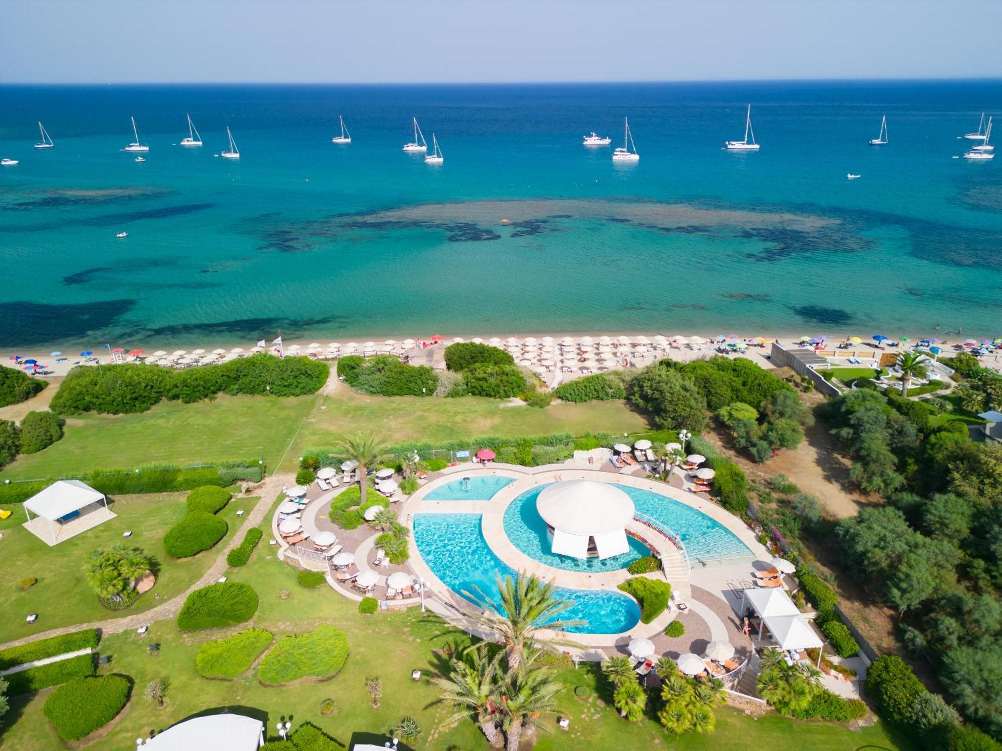 Hotel Baia Di Nora Pula Extérieur photo