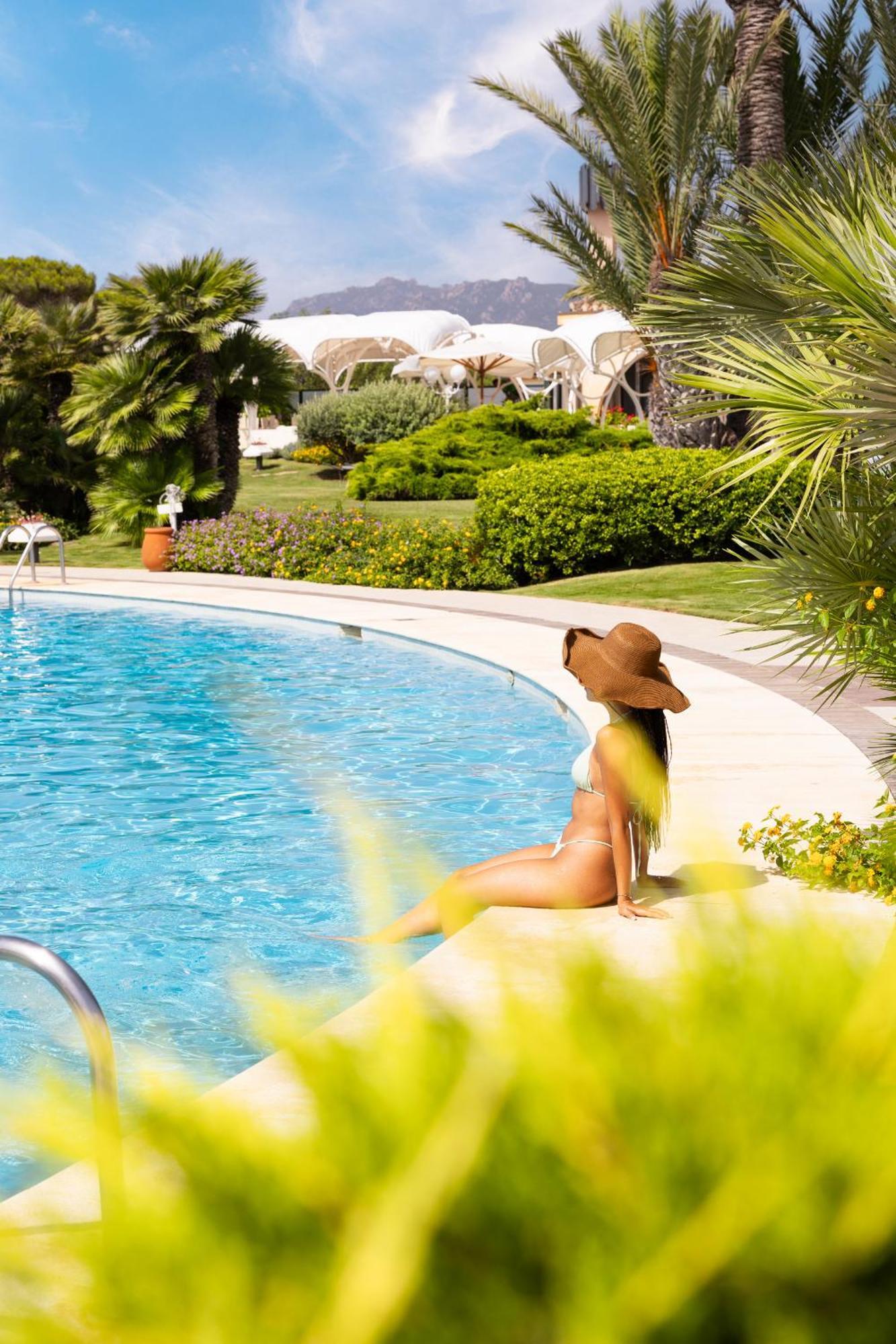 Hotel Baia Di Nora Pula Extérieur photo
