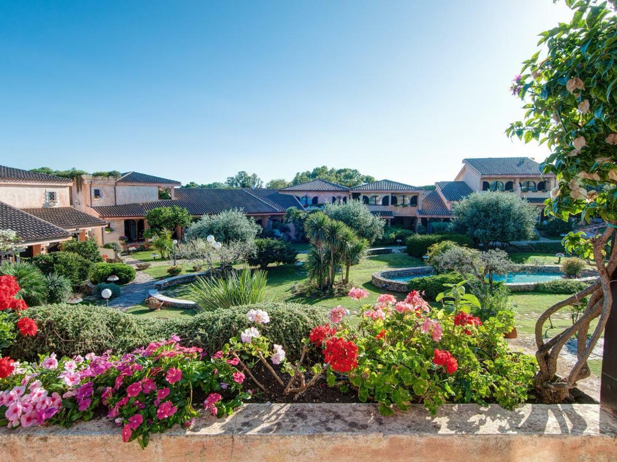 Hotel Baia Di Nora Pula Extérieur photo